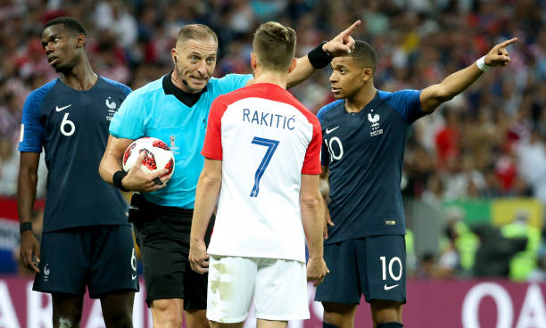 通过专注于 通过专注于