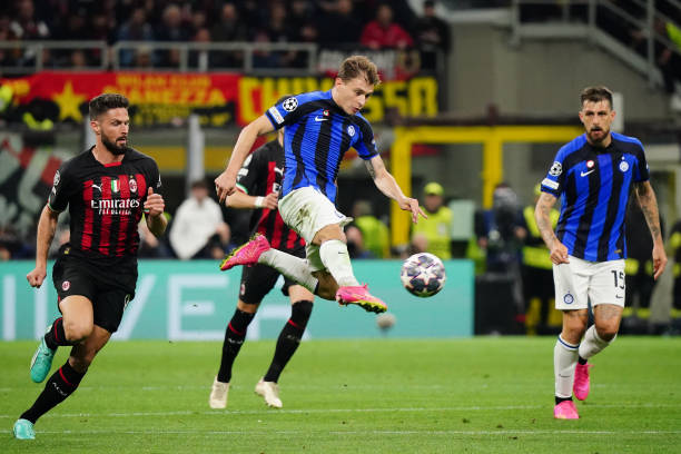 他在边路的 他在边路的